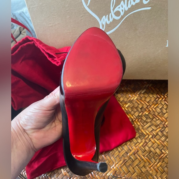 Christian Louboutin shoes. Size 8.5 - Picture 3 of 3